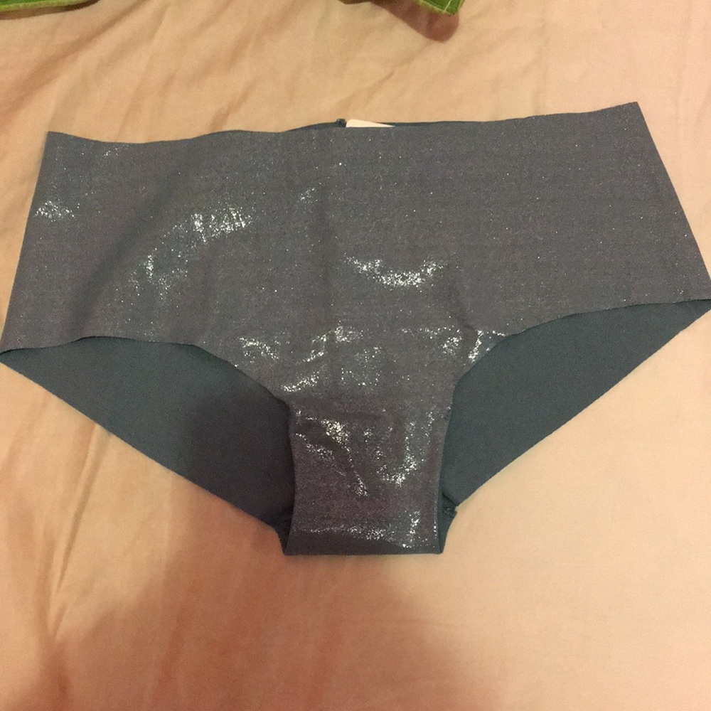 Seamless hipster panties